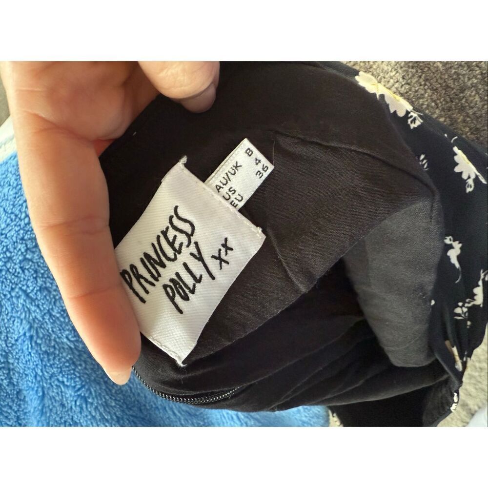 Princess Polly Silky Black Daisy Mini Skirt Size 4 - Picture 5 of 5